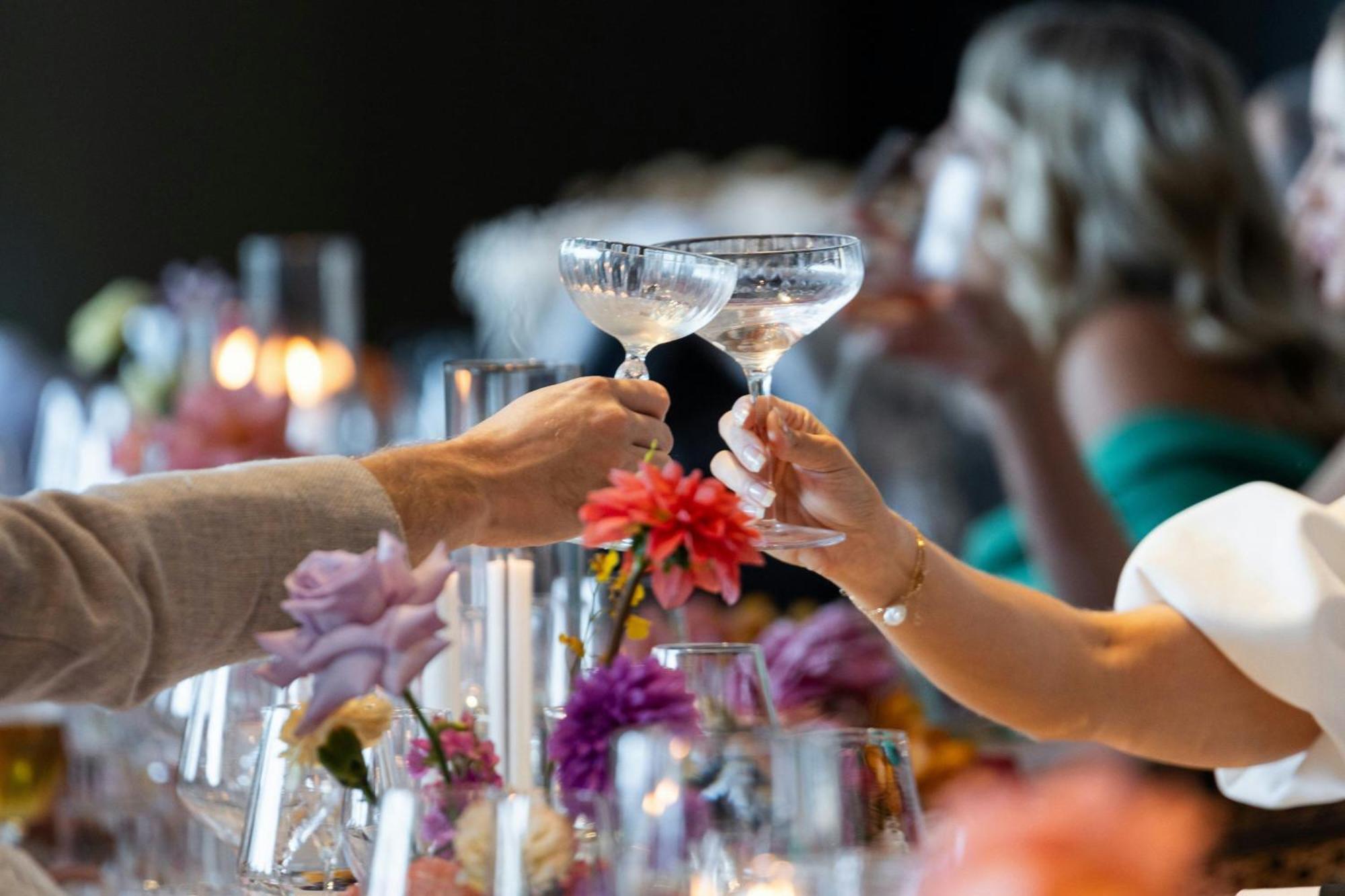 Hotel W Brisbane Esterno foto A toast at a wedding